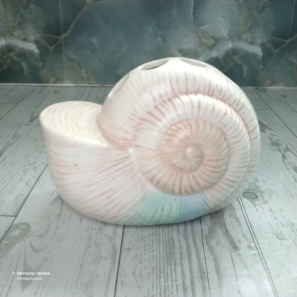Natural Life Springs Ceramic Snail Shell Toothbrush, Pencil or Brush Holder NWOT